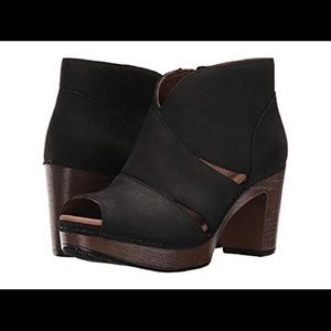Dansko Delphina shoes Sz 40 BRAND NEW IN BOX